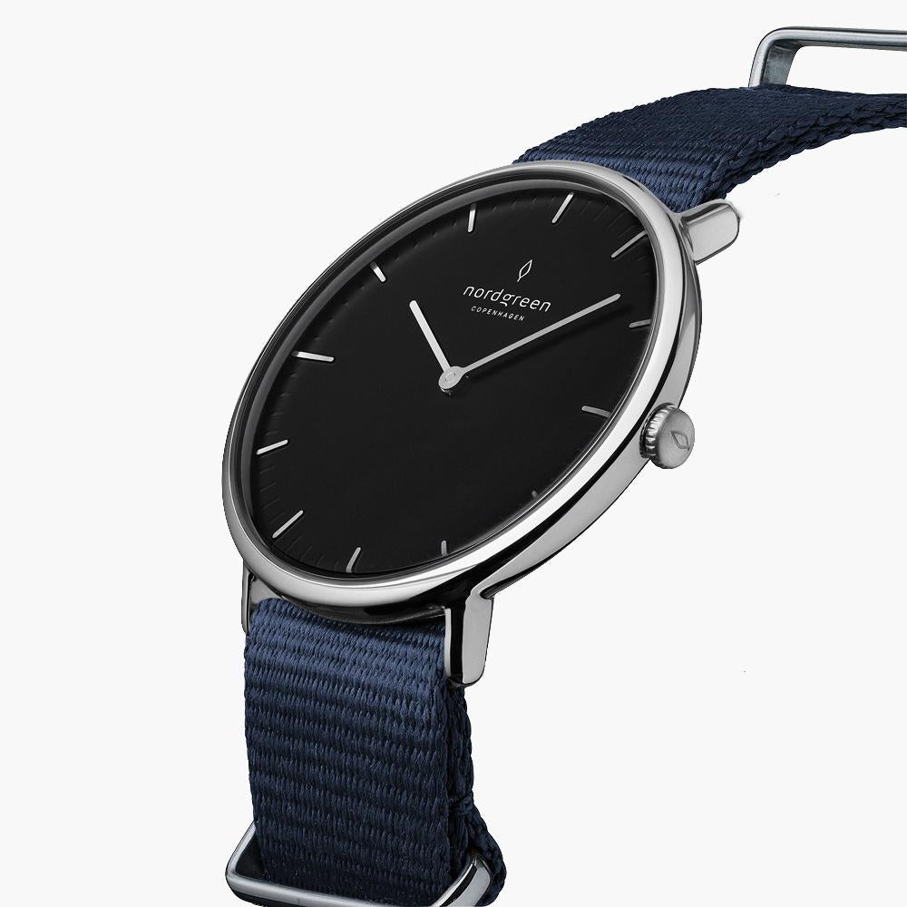 Native - SET Schwarzes Ziffernblatt Silber | Armbänder Mesh / Nato Navy Blau / Schwarz